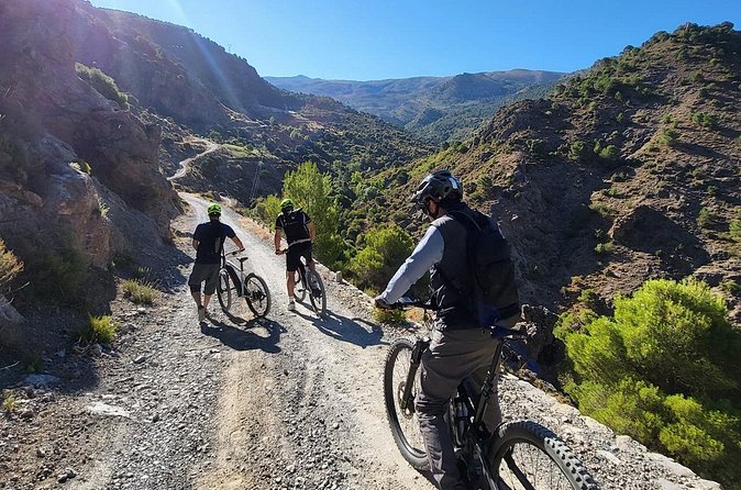 Beyond Los Cahorros de Monachil: Adventure in Sierra Nevada - Meeting point and timing: start smart at Casa Valentyna