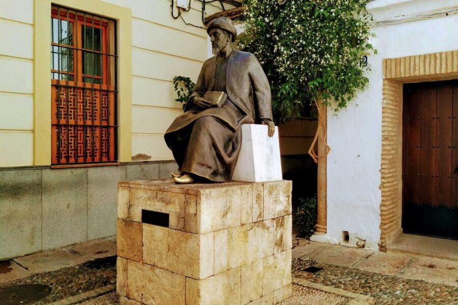 Cordoba Highlights Full-Day Tour from Granada - Calleja de las Flores: the photo street is the real experience