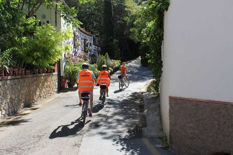 Electric Bike Tour with 2 Options to Explore Granada - Picking the right route: Albaicín and Sacromonte versus XL loops versus Silla del Moro
