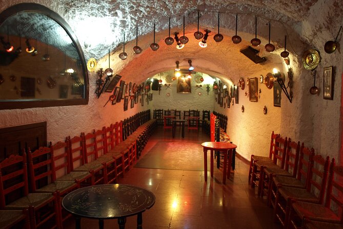 Flamenco Show in the Caves of Sacromonte - The performers: what “authentic” means in practice