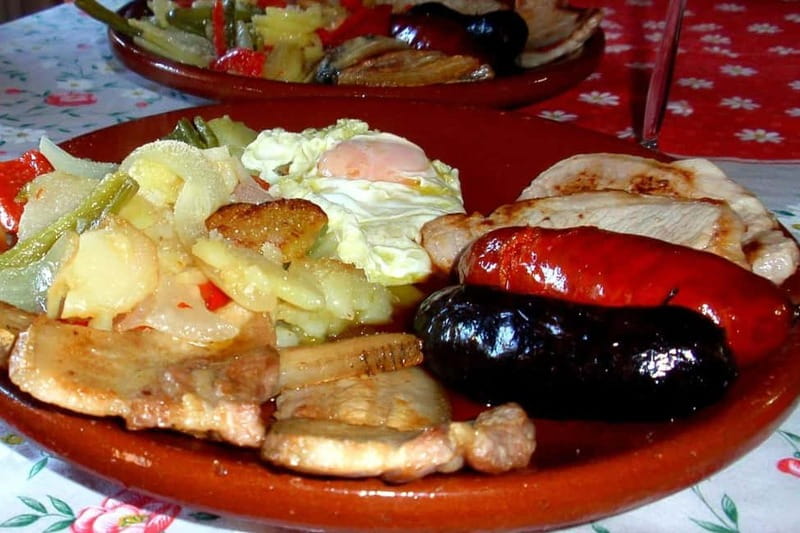 From Granada: Alpujarra Mountain Villages Tour - Traditional Alpujarreño food: lunch option vs. tastings only