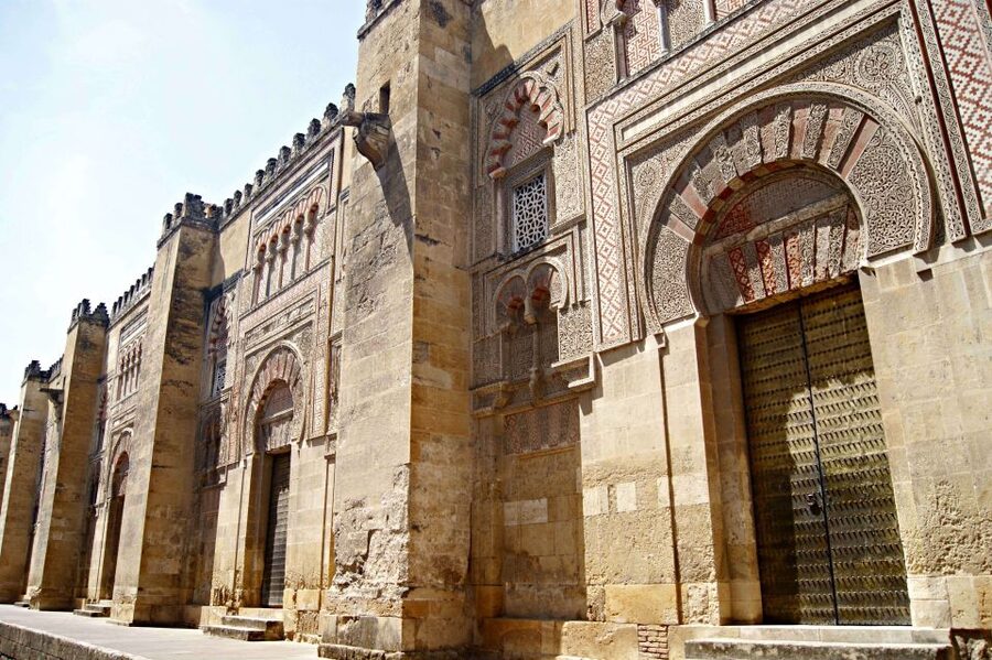 From Granada: Córdoba Day Trip with Mezquita Guided Tour - The Mezquita-Catedral: the main attraction you can finally understand
