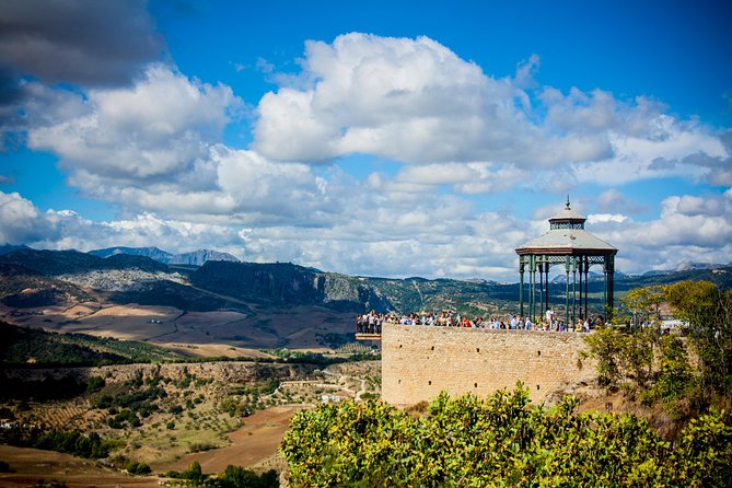 From Granada: Premium Ronda Trip & Guided Highlights Experience - The exterior-only catch: what you don’t get automatically