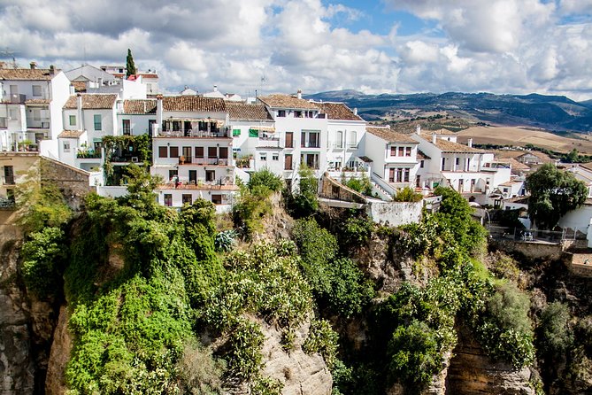 From Granada: Premium Ronda Trip & Guided Highlights Experience - Meet your guide: names, styles, and why it matters
