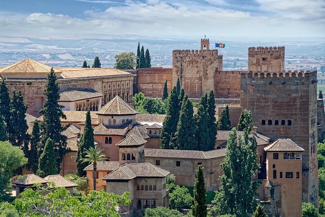 Full Alhambra Tour with Official Guide - Key Highlights You’ll Care About