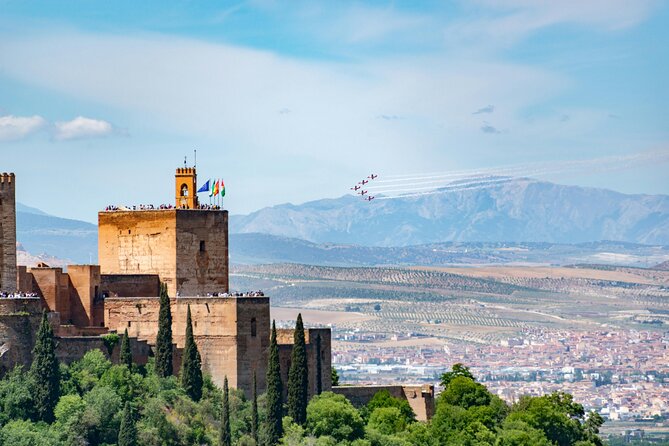 Full Alhambra Tour with Official Guide - Palace of Charles V: Spanish Renaissance Contrast