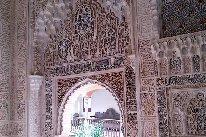 Going to Alhambra? 3 hrs Private Tour! Skip the long lines to visit the Alhambra - Skip-the-line promise: how to make it work for you