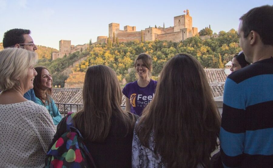 Granada: Albaicín and Sacromonte 2.5-Hour Walking Tour - Key Takeaways Before You Go