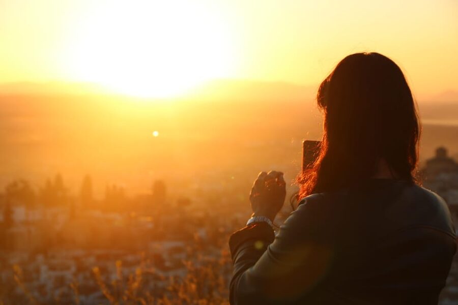 Granada: Albaicín and Sacromonte Guided Sunset Walking Tour - Mezquita Mayor de Granada: placing Islamic heritage in context