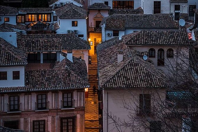 Granada: Albaicin and Sacromonte Private Tour - Plaza Nueva: your launch pad between two worlds