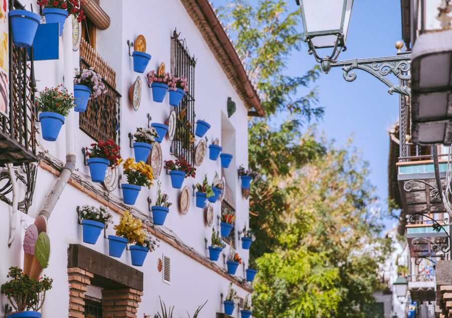 Granada: Albaicín and Sacromonte Walking Tour - Price and value: why $18 works (if you want real context)
