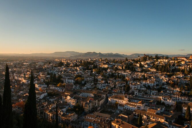 Granada Albaicín & Sacromonte Exclusive Walk Tour in the Old Town - A real storytelling walk (the guide is the product)