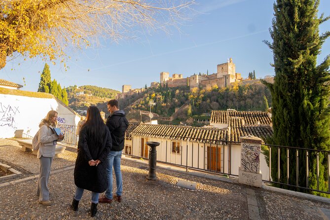 Granada Albaicín & Sacromonte Exclusive Walk Tour in the Old Town - Sacromonte: cave dwellings, Roma roots, and flamenco culture