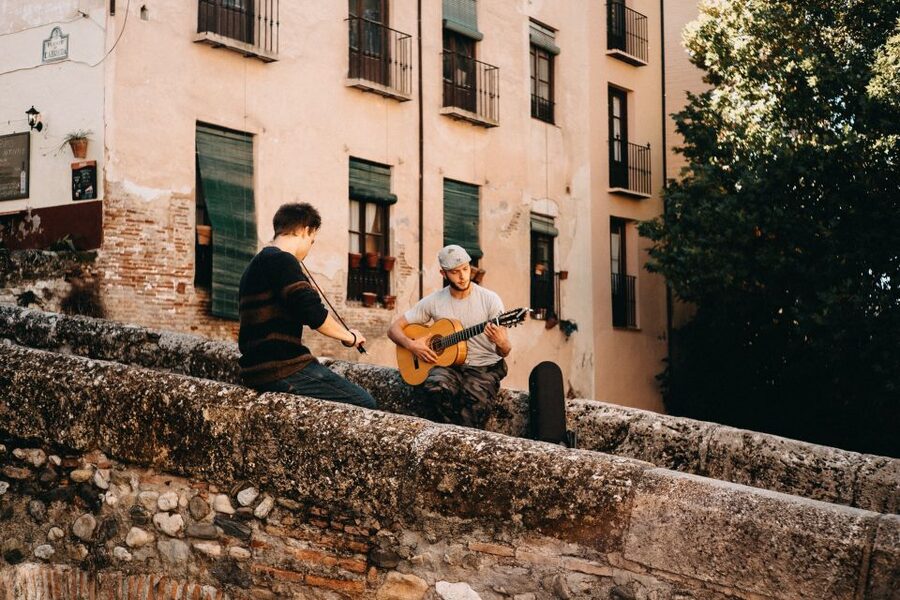 Granada: Albaicín & Sacromonte Walking Tour & Flamenco Show - Albaicín at Dusk: Why Those Hills Are Part of the Point