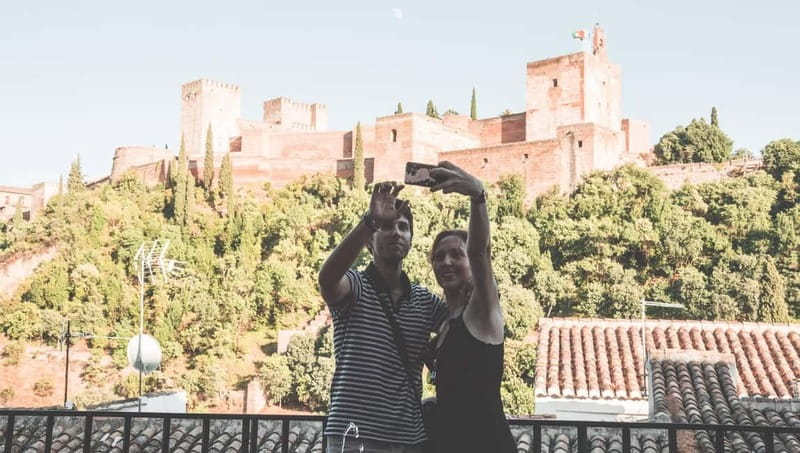 Granada: Albayzin and Sacromonte Hybrid Walking Tour - Plaza Larga: Where the Neighborhood Feels Real