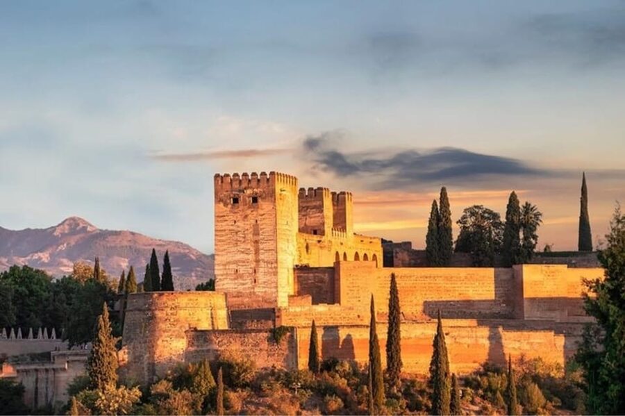 Granada : Albayzin and Sacromonte Walking Tour - Key things you’ll care about
