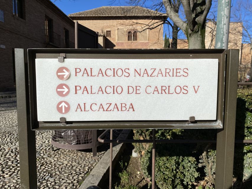 Granada: Alhambra, Alcazaba, and Generalife Private Tour - Generalife Gardens: The Sultan’s Summer Retreat East of the Palaces