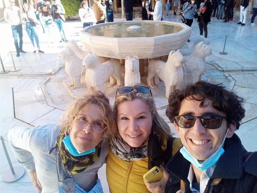 Granada: Alhambra, Alcazaba, and Nasrid Palaces Tour - Nasrid Palaces: the Sultan’s home and the rooms that matter