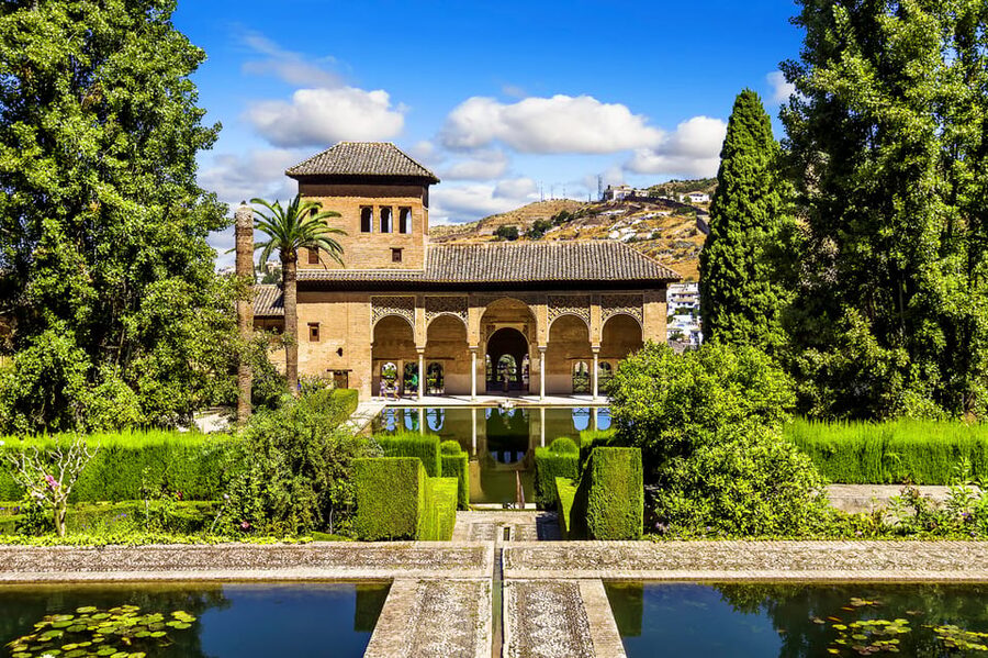 Granada: Alhambra and Albaicín Small Group Tour - Albaicín in the afternoon: cobbled lanes, flowering balconies, and fortress views