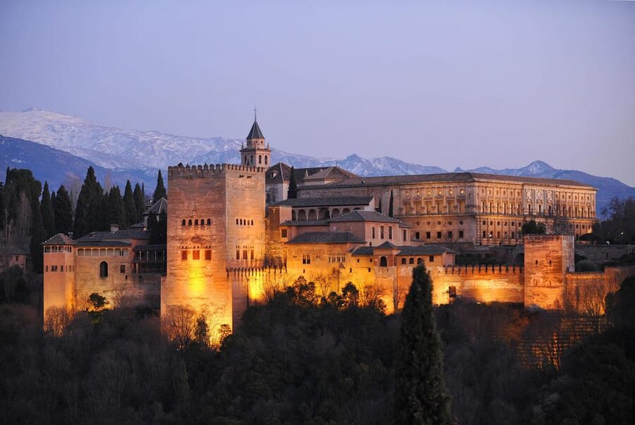 Granada: Alhambra and Generalife Garden Ticket & Guided Tour - Alhambra and Generalife: why this pairing works