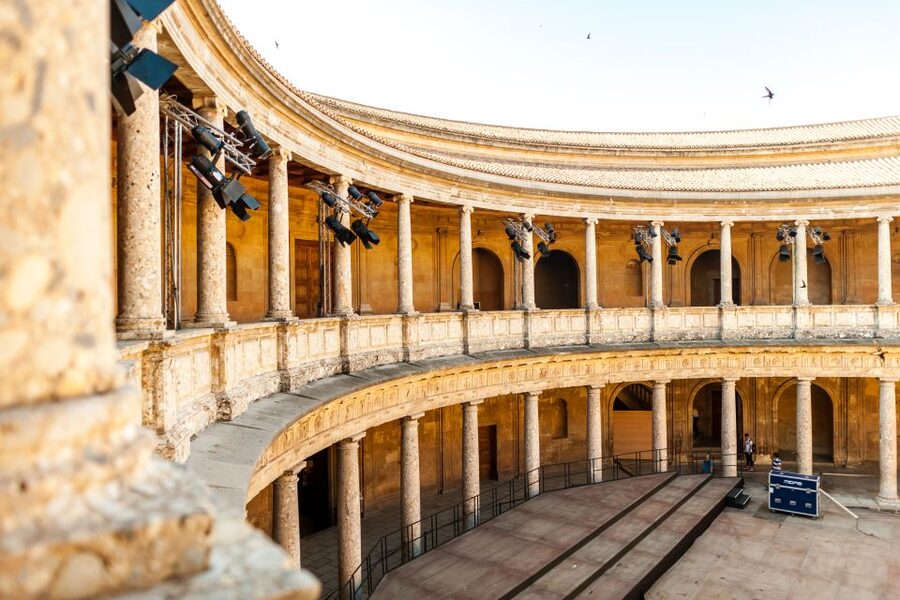 Granada: Alhambra and Generalife Garden Ticket & Guided Tour - Photo moments you’ll want to catch