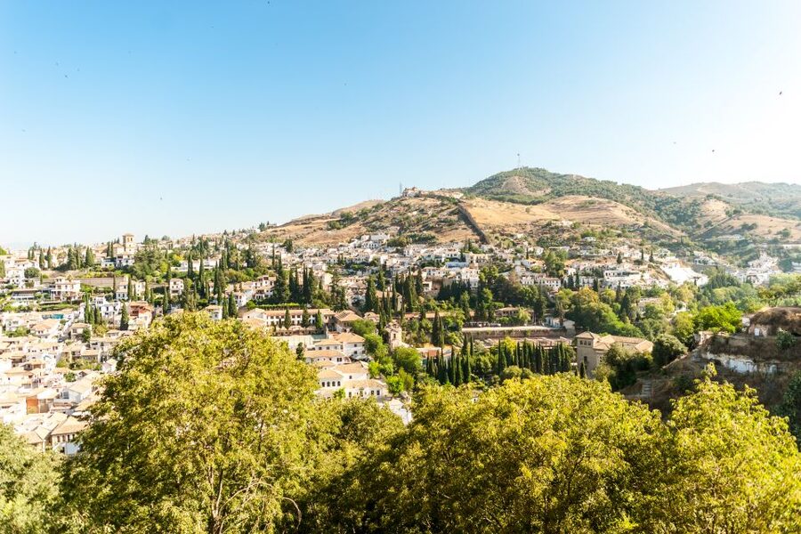Granada: Alhambra and Generalife Garden Ticket & Guided Tour - Meeting point and entry rules: don’t let paperwork ruin your day
