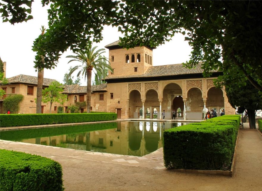 Granada: Alhambra and Generalife Gardens Guided Tour - Key takeaways before you go