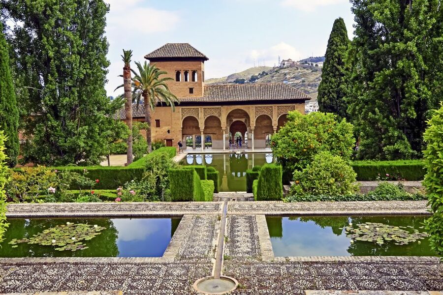 Granada: Alhambra and Generalife Private Fast-Track Tour - Mosque baths and the included ticket coverage