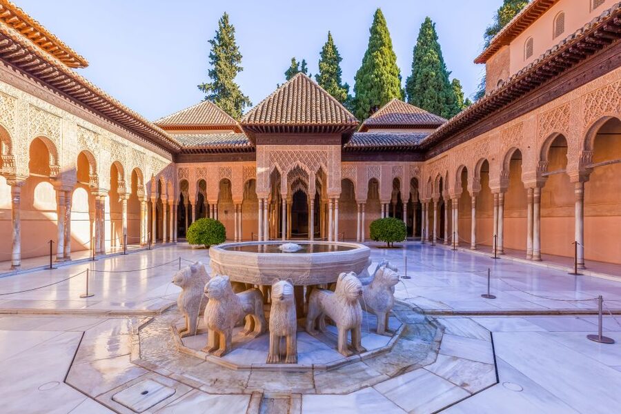 Granada: Alhambra and Nasrid Palaces Small Guided Tour - Skip the Ticket Line, Then See the Complex in a Realistic 3 Hours