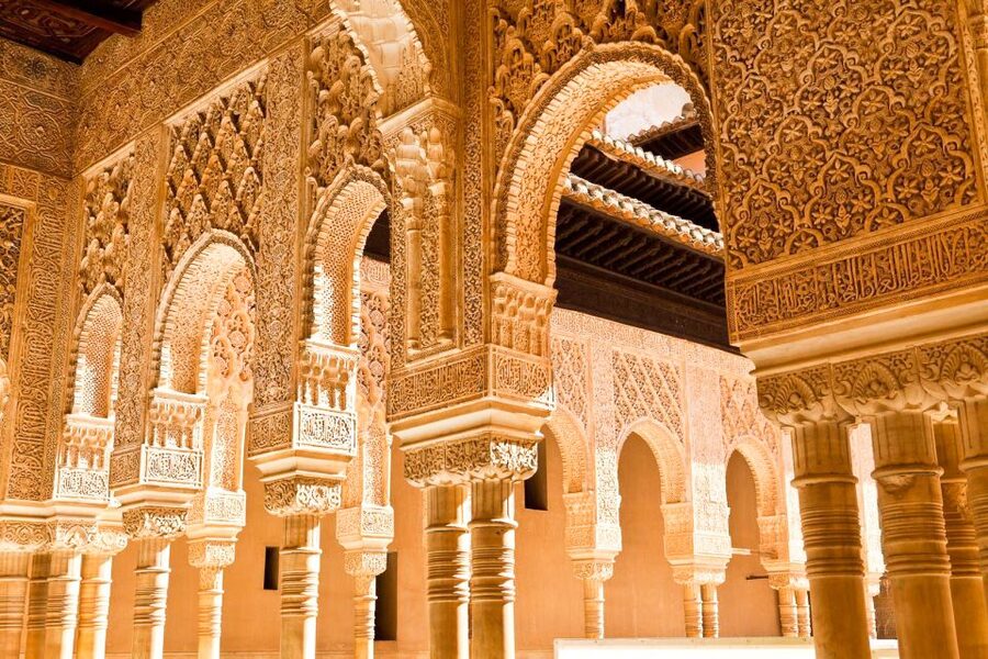 Granada: Alhambra and Nasrid Palaces Small Guided Tour - Nasrid Palaces: Where the Architecture Becomes the Story