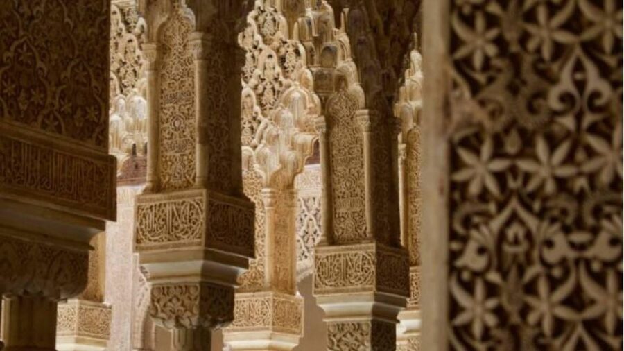 Granada: Alhambra and Nasrid Palaces Tour without Tickets - Palace of Charles V: the Renaissance contrast