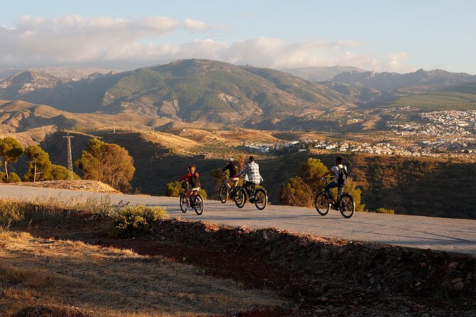 Granada: Alhambra and Sierra Nevada Sunset Views by E-Bike - Stop 3: Albaicín’s old neighborhood story from a non-touristic viewpoint
