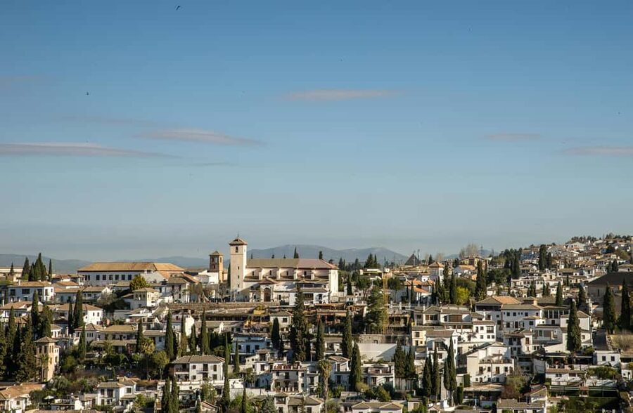 Granada: Alhambra, Cathedral, Royal Chapel and Albayzin tour - How this 2-day format gives you breathing room