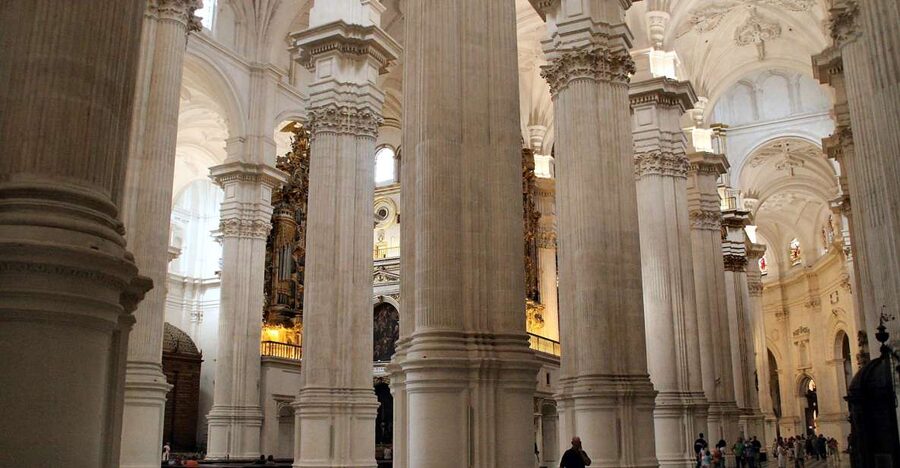 Granada: Alhambra, Cathedral & Royal Chapel Tour w/ Tickets - The big payoff: Alhambra plus the Catholic monuments in one 5-hour circuit