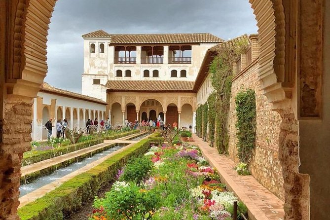 Granada: Alhambra Comlex + Nasrid Palaces + Alcazaba Guided Tour - Why this Alhambra combo makes sense (especially if you’re short on time)