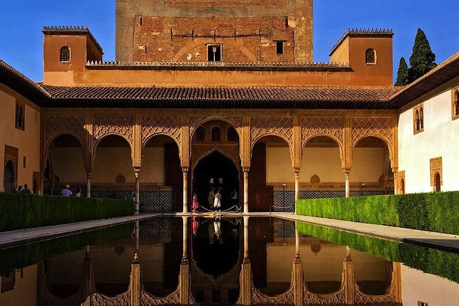 Granada: Alhambra Comlex + Nasrid Palaces + Alcazaba Guided Tour - Alcazaba fortress time (optional, but often worth it)