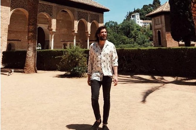 Granada: Alhambra Comlex + Nasrid Palaces + Alcazaba Guided Tour - Generalife gardens (if selected): the pace reset