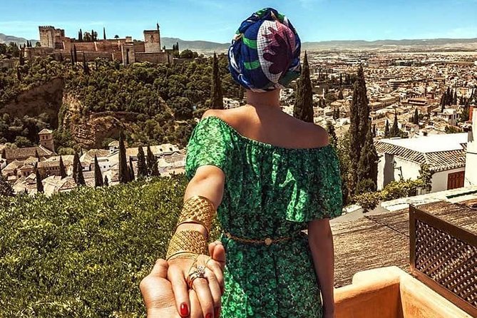 Granada: Alhambra Comlex + Nasrid Palaces + Alcazaba Guided Tour - Charles V: a brief stop that gives you context