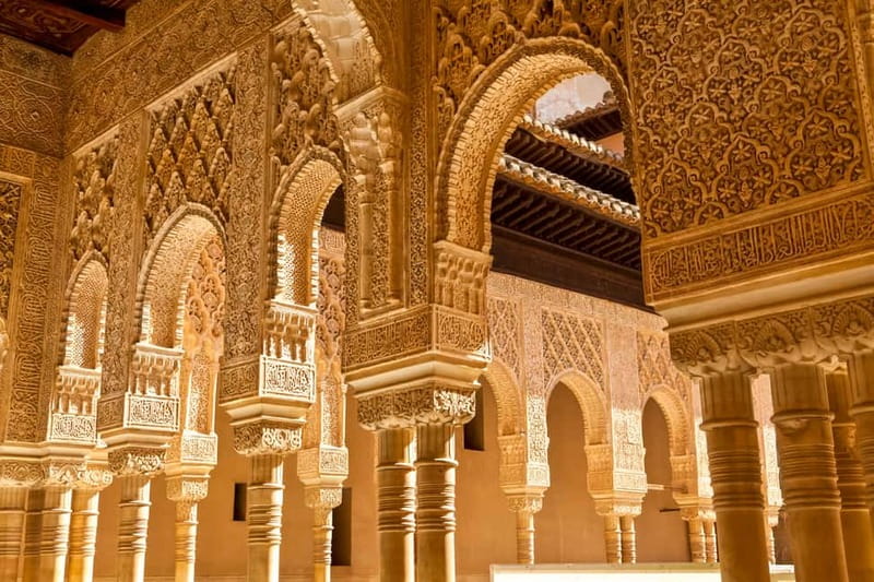 Granada: Alhambra & Gardens Tour w/Nasrid Palaces Option - The Alhambra complex: why a guide changes everything