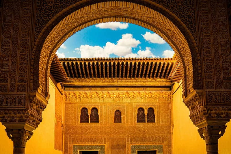 Granada: Alhambra, Generalife & Nasrid Palaces Guided Tour - El Partal Walk-By: Use It as a Reset for Your Eyes