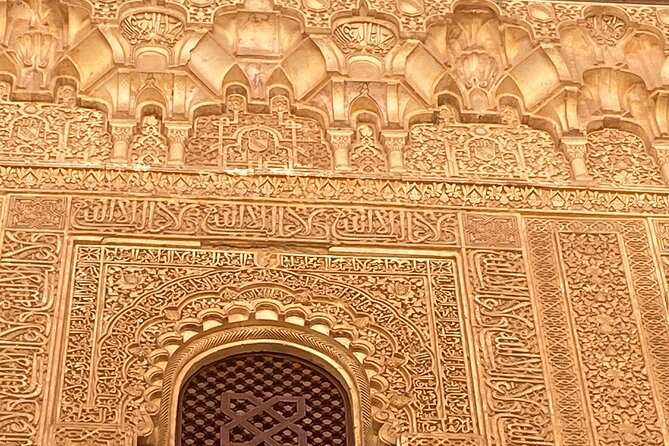 Granada Alhambra Group Tour includes Nazaries Palaces - Stop 3: La Alhambra area (Alcazaba) for the royal guard perspective