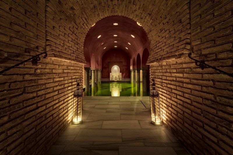 Granada: Alhambra Guided Tour and Arabian Bath and Massage - Key highlights worth caring about