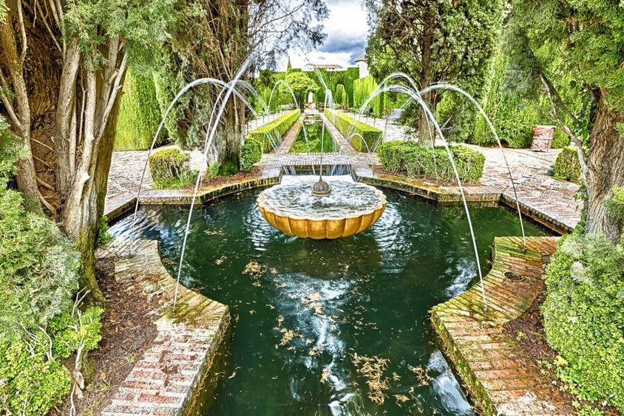 Granada: Alhambra Guided Tour and Arabian Bath and Massage - Getting started: hotel pickup, Calle Cárcel Baja, and an alternate meet-up