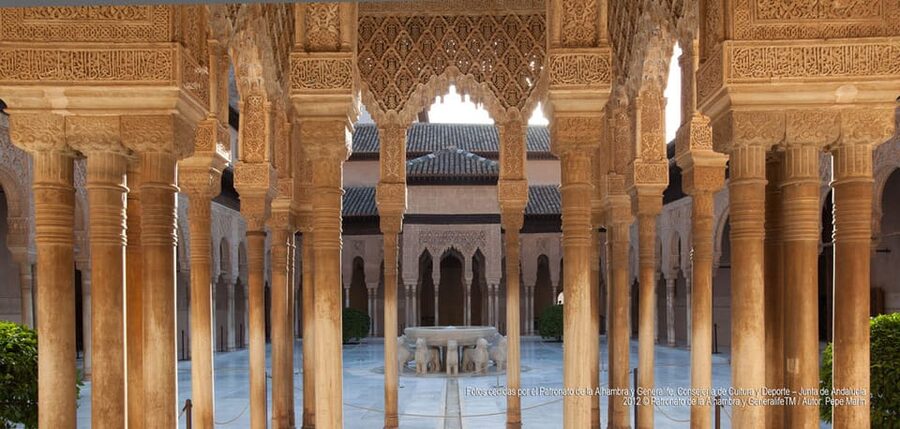Granada: Alhambra Guided Tour and Flamenco Show - Getting to Alhambra: pickup versus Granavision meeting points