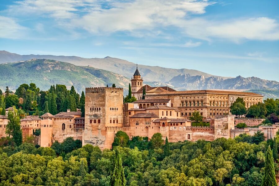 Granada: Alhambra Guided Tour and Flamenco Show - After Alhambra: the Sacromonte cave show needs its own plan