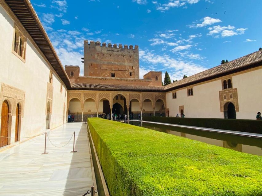 Granada: Alhambra Guided Tour with Nasrid Palaces - Why the Alhambra feels different when you have a real guide
