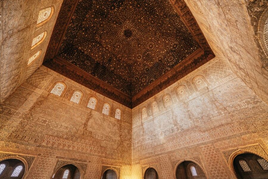 Granada: Alhambra Guided Tour with Nasrid Palaces & Gardens - Should you book this Alhambra guided tour?