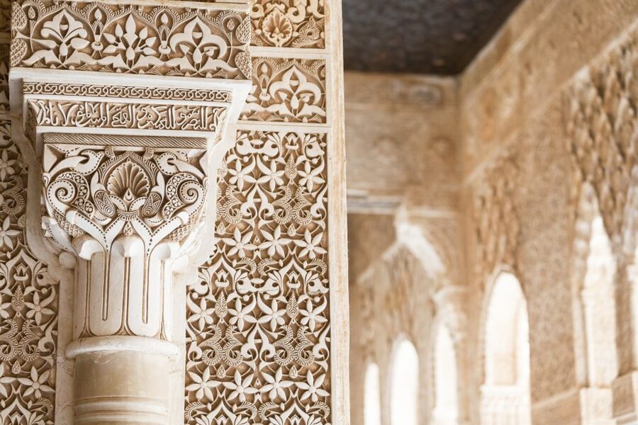 Granada: Alhambra, Nasrid Palaces, & Generalife Guided Tour - Evenings at Alhambra: Seeing the Monument Lit Up