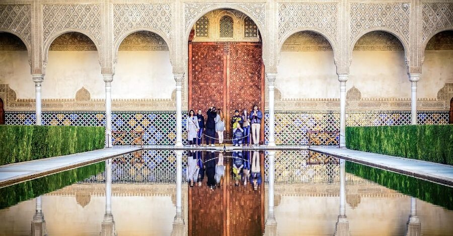 Granada: Alhambra & Nasrid Palaces Small Group Guided Tour - The Generalife Gardens and Palace: where the pace slows down
