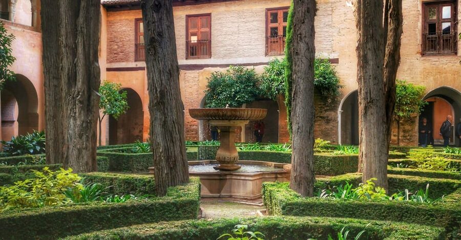 Granada: Alhambra & Nasrid Palaces Small Group Guided Tour - Is it the right Alhambra tour for you?